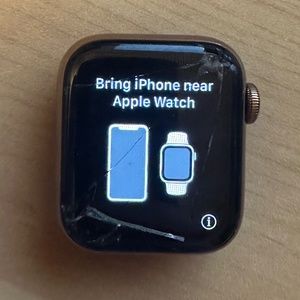 Series 4 Apple watch with broken screen. Stainless Steel and Ceramic Case, 38mm.